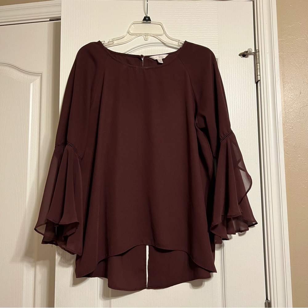 Lauren Conrad Top Size Large Burgundy Split back flowy sleeves